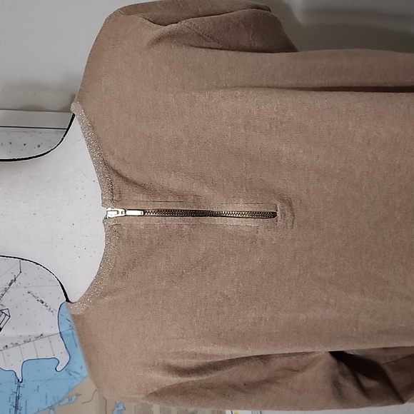 **SOLD** "CHICO'S" TAN/METALLIC SWEATER SZ 3 (16-18) - Picture 5 of 9